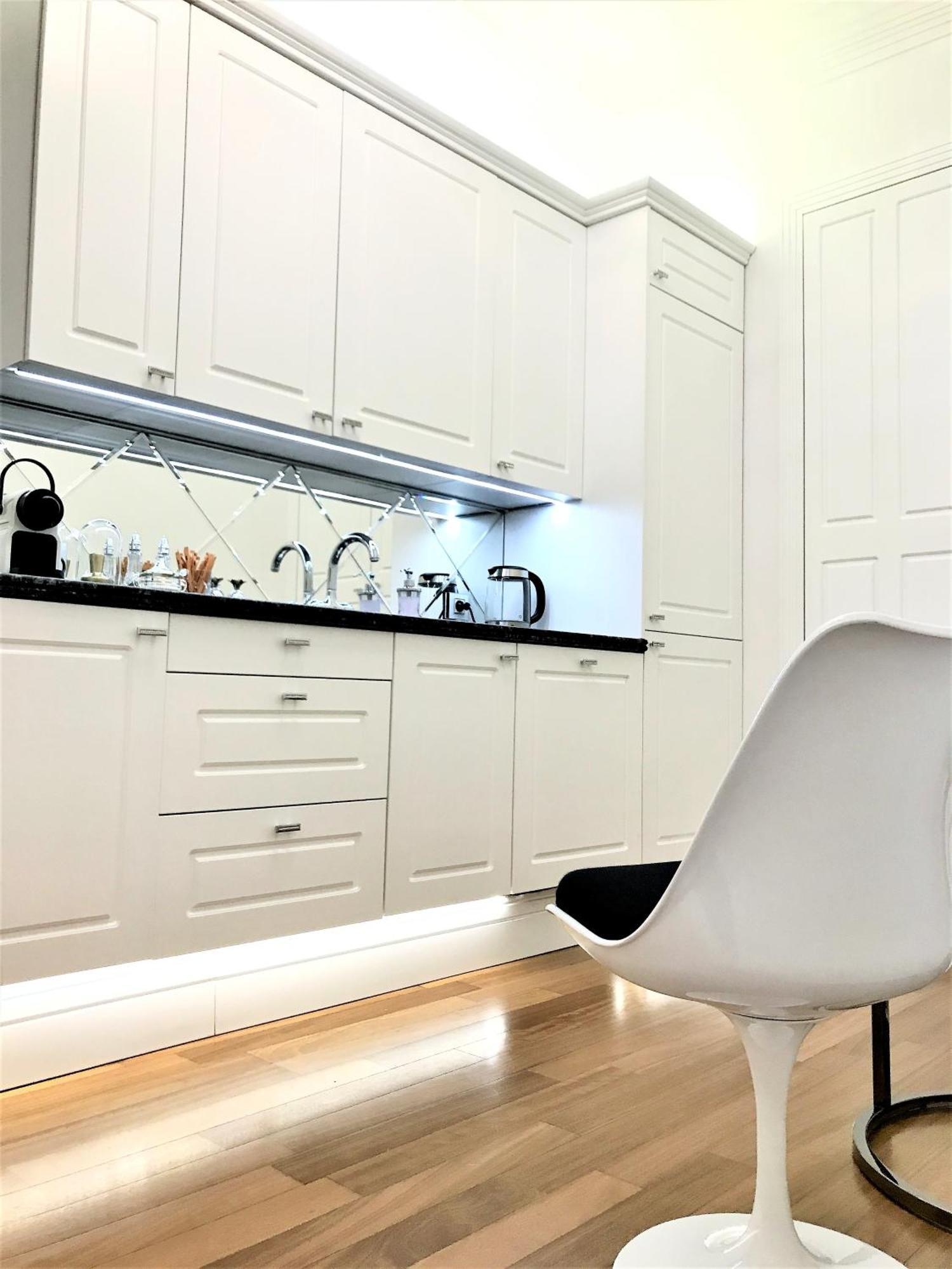Mondrian Luxury Suites & Apartments Market Square IV Warschau Zimmer foto